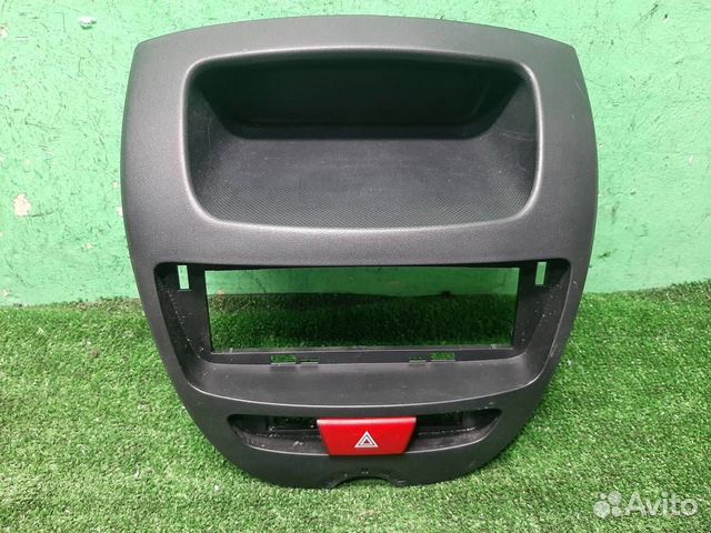 Рамка магнитолы Toyota Aygo B10 2009