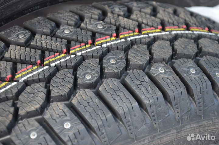Gislaved Nord Frost 200 SUV 215/70 R16 100T