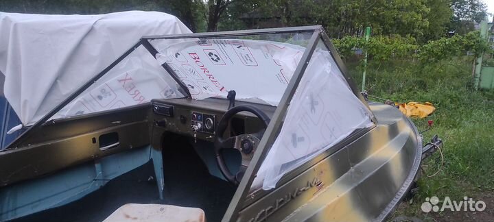 Лодка Крым м130000 - М + Тохатсу 50-310000