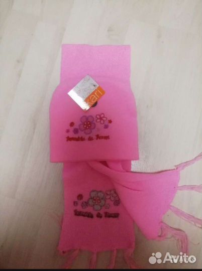 Комплект шапка+шарф и шапочка для девочки