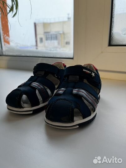 Сандалии для мальчика 23