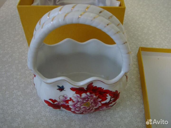 Подарочные корзинка для конфет и блюдо для фруктов