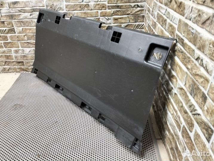 Обшивка багажника задняя Mercedes-Benz E-Class