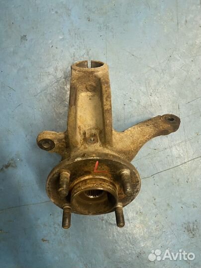 Кулак поворотный левый Форд Фьюжн Фиеста