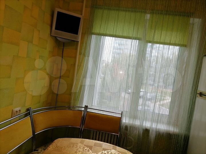 Доля в 3-к. квартире, 65,7 м², 2/9 эт.