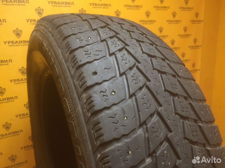 Kumho Power Grip KC11 235/65 R17