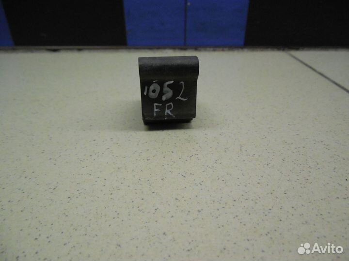 Отбойник капота Land Cruiser (100) 1998-2007