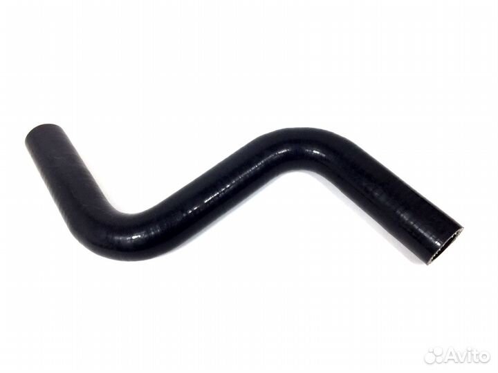 Патрубок системы охлаждения с двумя углами 22мм