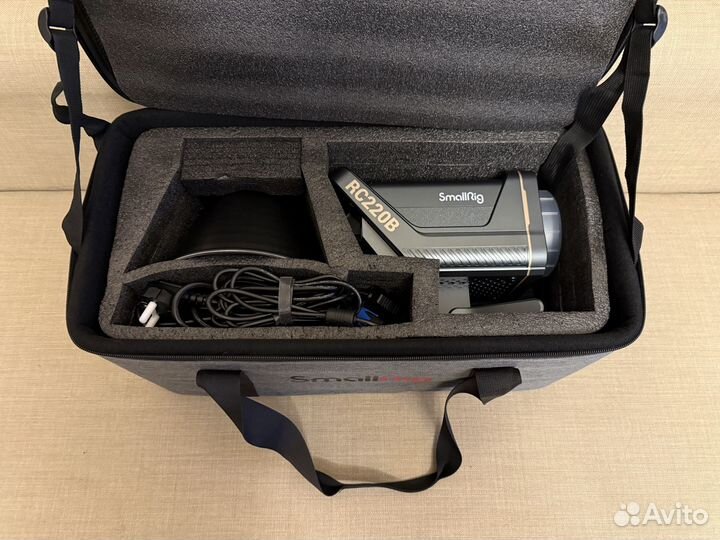 Осветитель светодиодный SmallRig 3621 RC220B (EU)