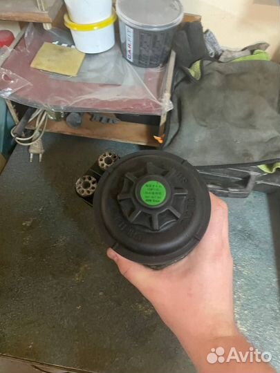 Бачок гур BMW 5-series 6-series 7-series X5 X6 E60