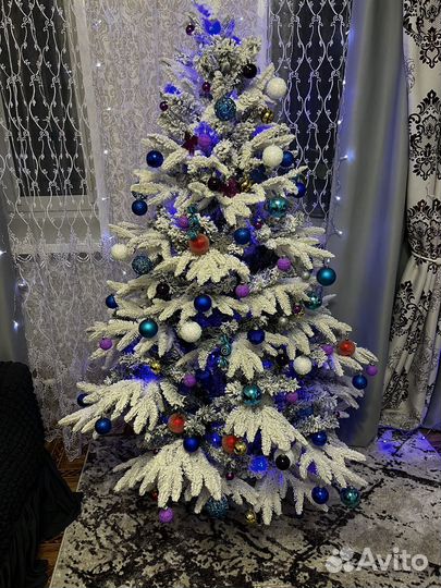 Елка искусственная заснеженная