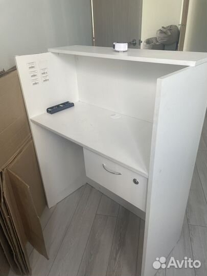 Кассовый стол/стойка/ресепшен бу