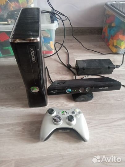 Xbox 360 slim 250gb+джостик+кинект