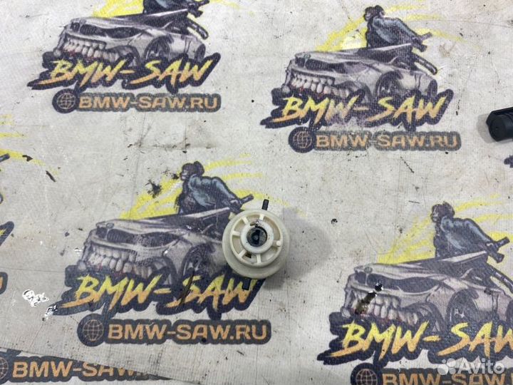 Контактная группа замка зажигания Audi 80 B4 1994