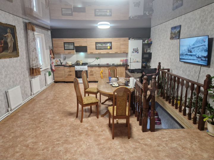 Дом 280 м² на участке 4,5 сот.