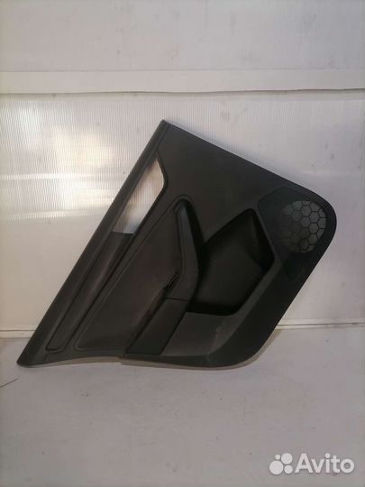 Обшивка двери Volkswagen Polo 6