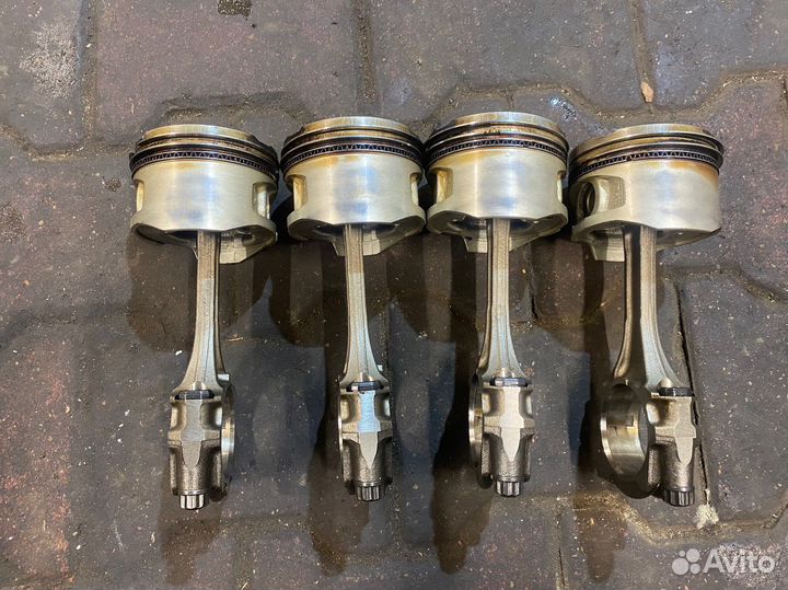 Поршни с шатунами (комплект) 3sgte