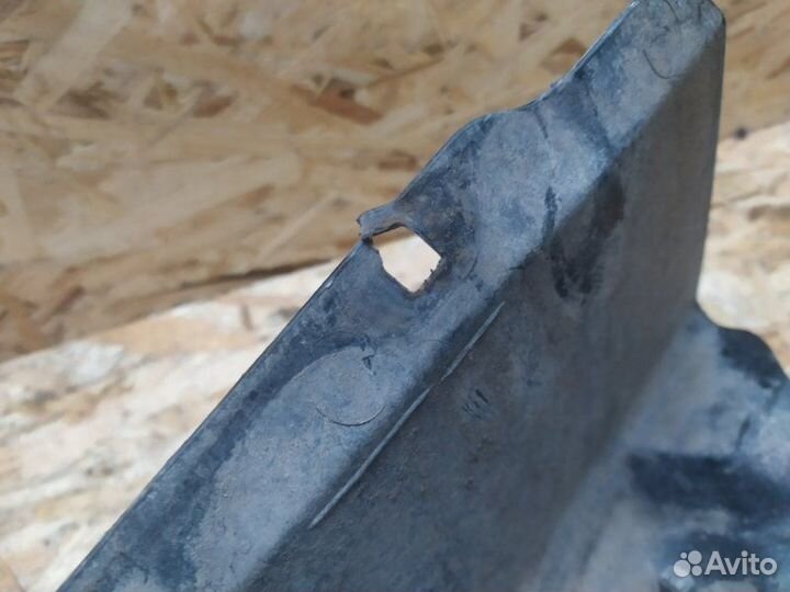 Пыльник задний левый Lexus Lx570 5.7 2013