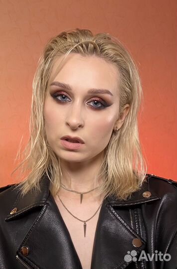 Модель на макияж