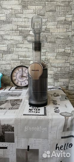 Шнековая соковыжималка Philips HR1947 Avance Colle