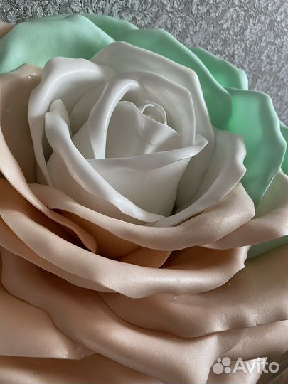 Ростовой цветок