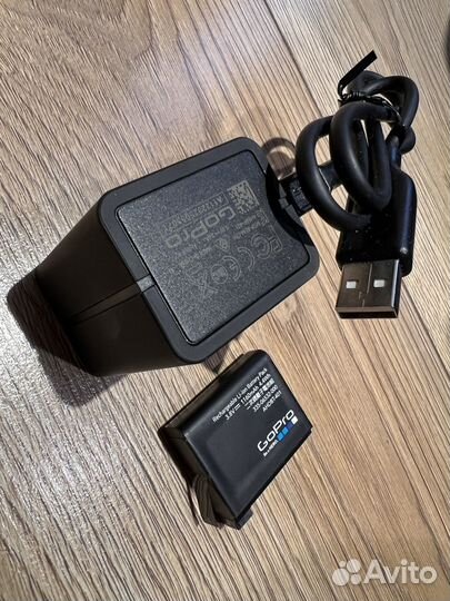 Зарядное устройство GoPro + аккумулятор