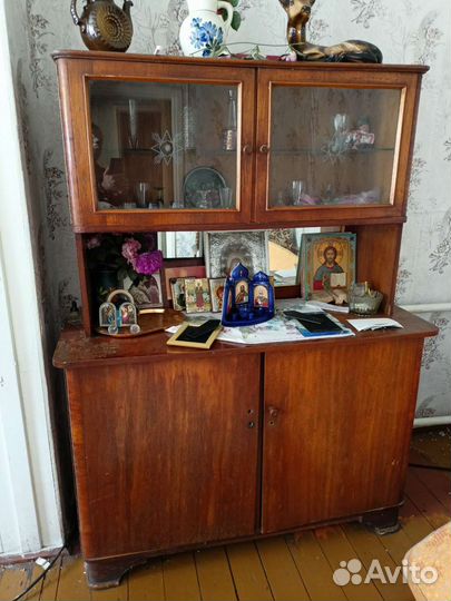 Антикварный шкаф буфет