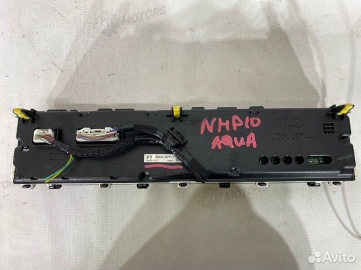 Щиток приборов Toyota Aqua NHP10 1nzfxe 2011