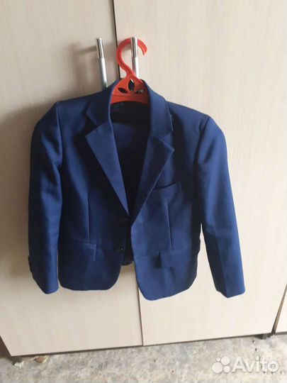 2 школьных костюма