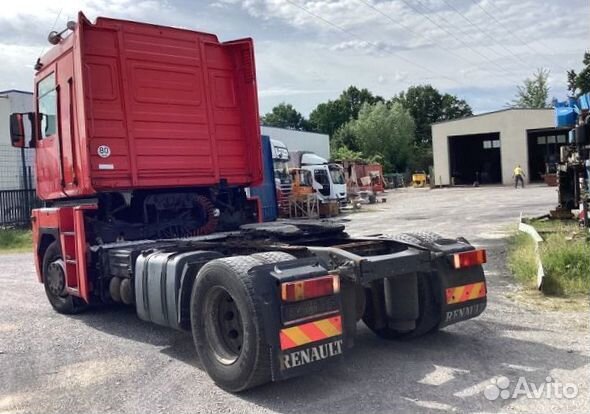 Разбираем грузовик Renault,Magnum III 2001-2008