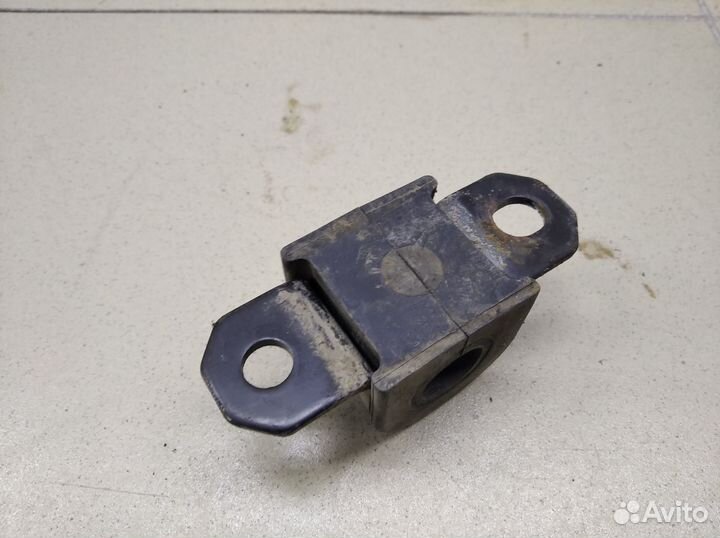 Кронштейн (п.з.к.) Fortuner 2015