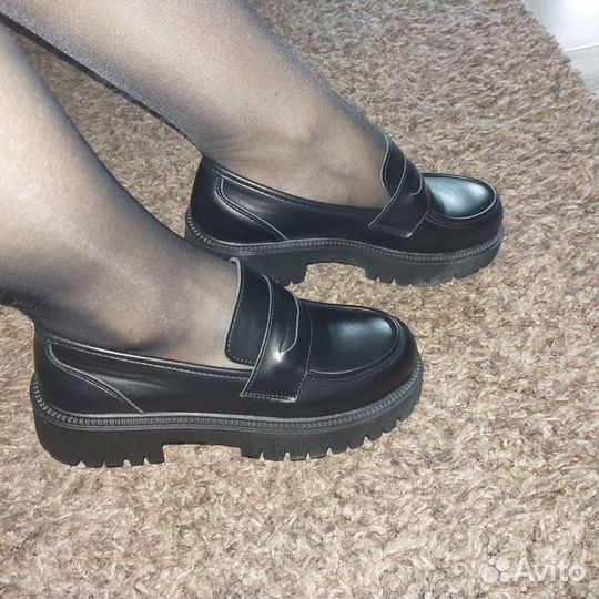 Лоферы женские