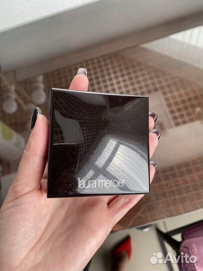 Laura mercier пудра