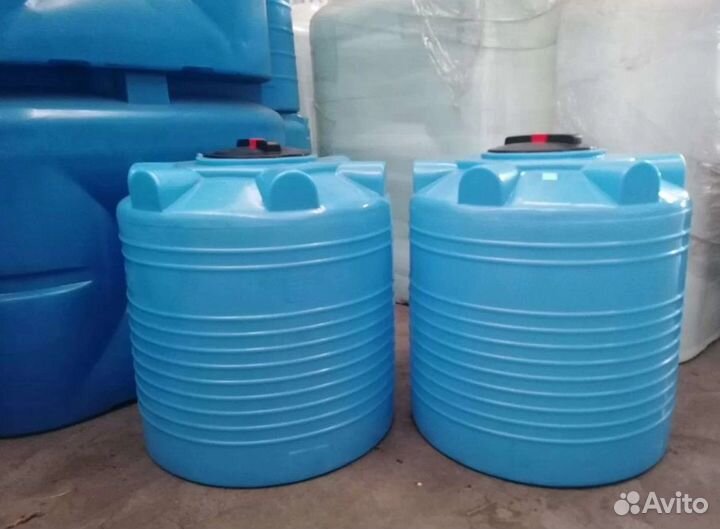 Пластиковая емкость