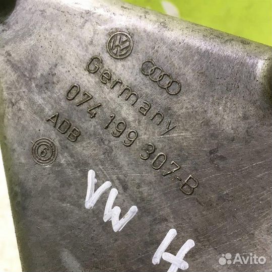 Кронштейн двигателя левый Фольксваген лт 96-06