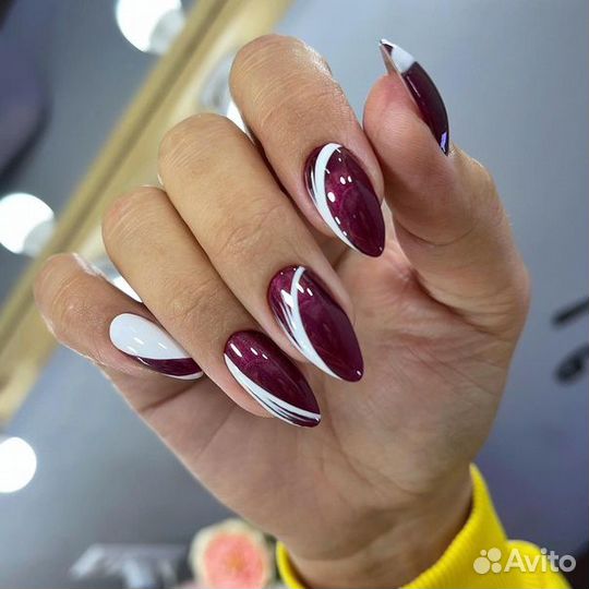 Наращивание ногтей и оформление бровей