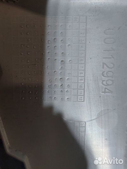 VW Polo накладки центральных стоек