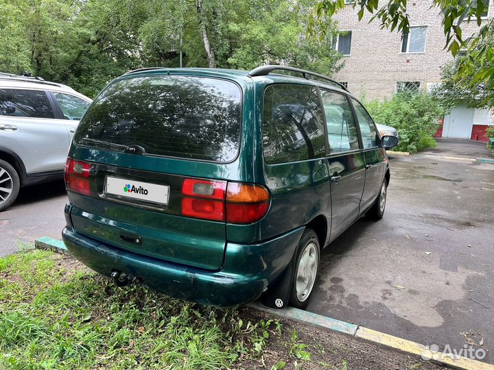 Volkswagen Sharan 2.8 AT, 1997, 250 000 км