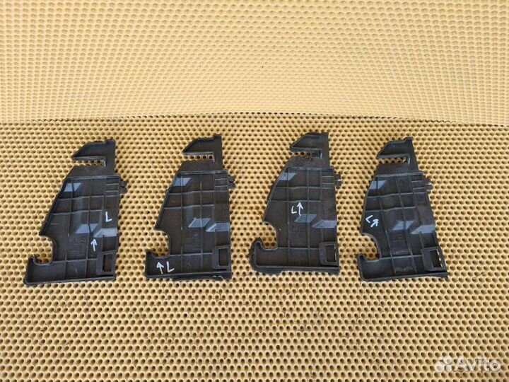 Дефлектор радиатора передний левый Infiniti M25