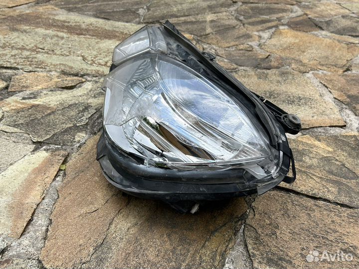 Левая фара Bixenon mercedes 212 битая