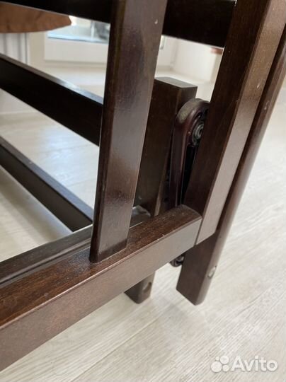 Кровать с маятником