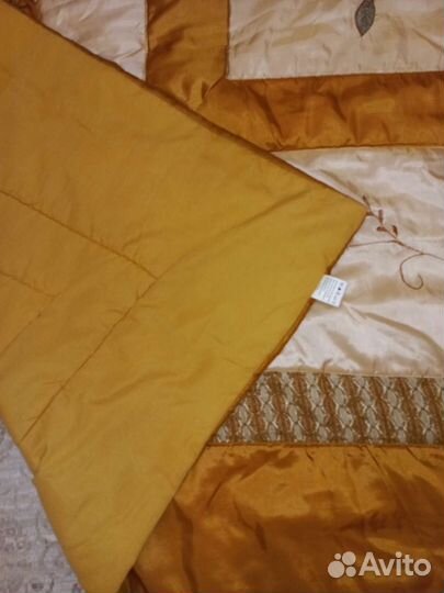 Покрывало с наволочками стеганное