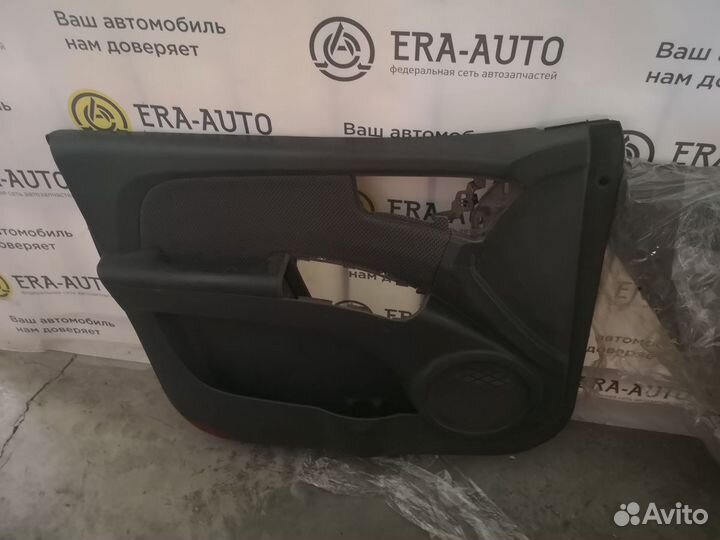 Обшивка двери KIA sportage 2