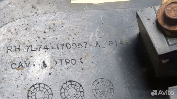 Фара противотуманная Lincoln Navigator, 2010