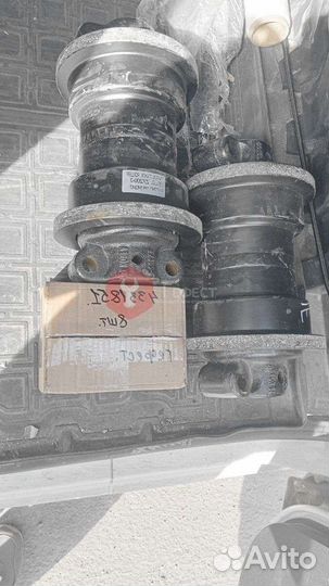 Каток поддерживающий Komatsu PC350LC-7 VKM4183V