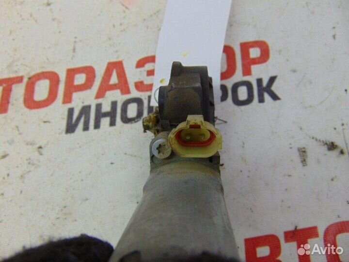 Моторчик стеклоподъемника задний правый Hyundai