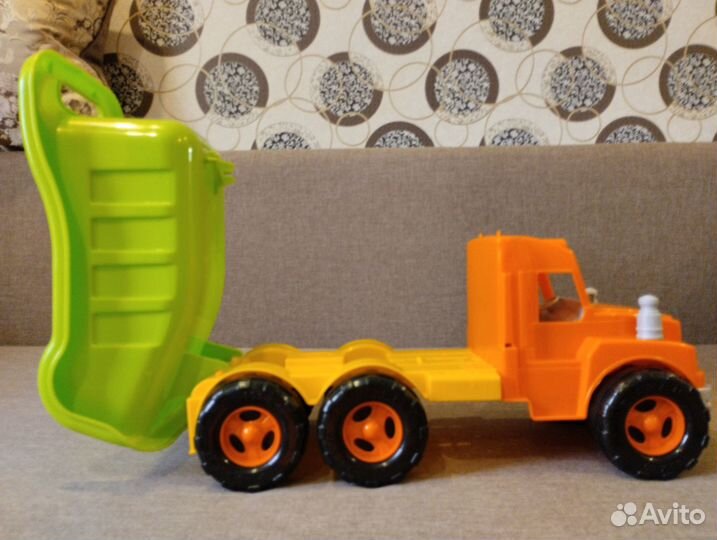 Большой грузовик игрушка