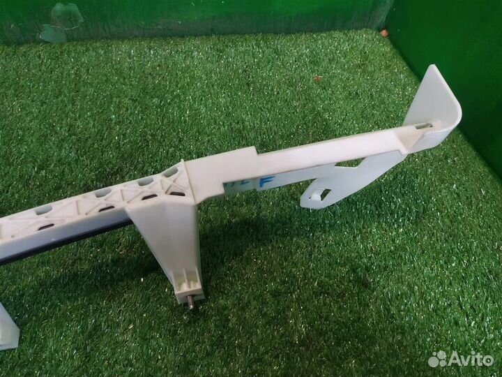 Направляющая стекла двери задней левой Peugeot 30