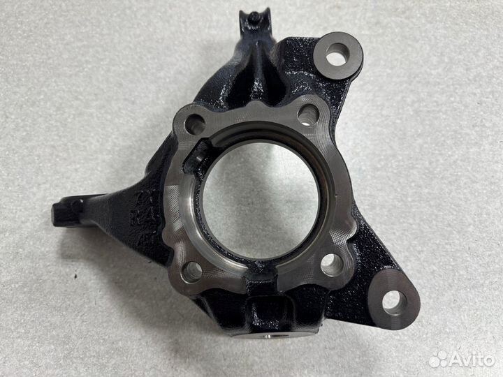 Кулак поворотный передний правый Lexus RX