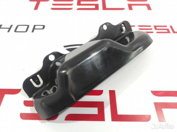Крышка замка задней двери Tesla Model X 2019
